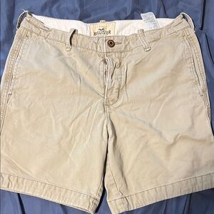 Hollister Men's Beige Flat Front Shorts